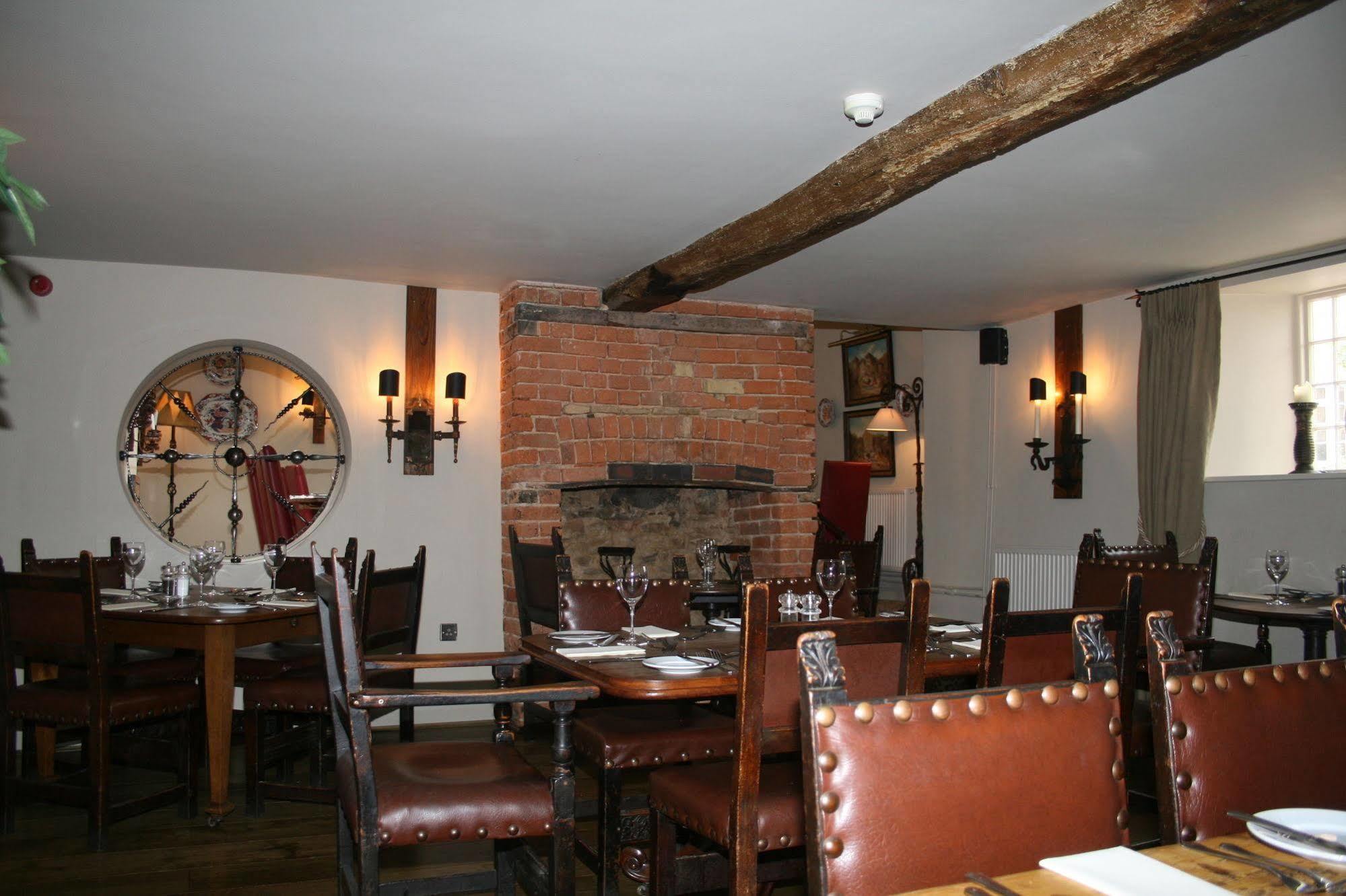 Queens Head Inn Nassington Ngoại thất bức ảnh