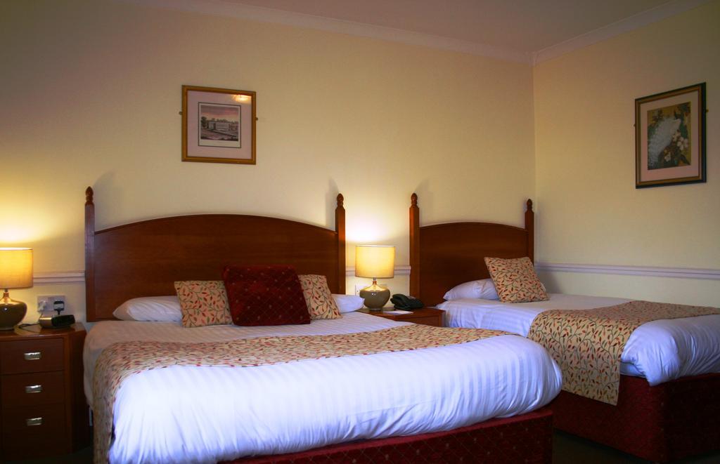 Queens Head Inn Nassington Ngoại thất bức ảnh