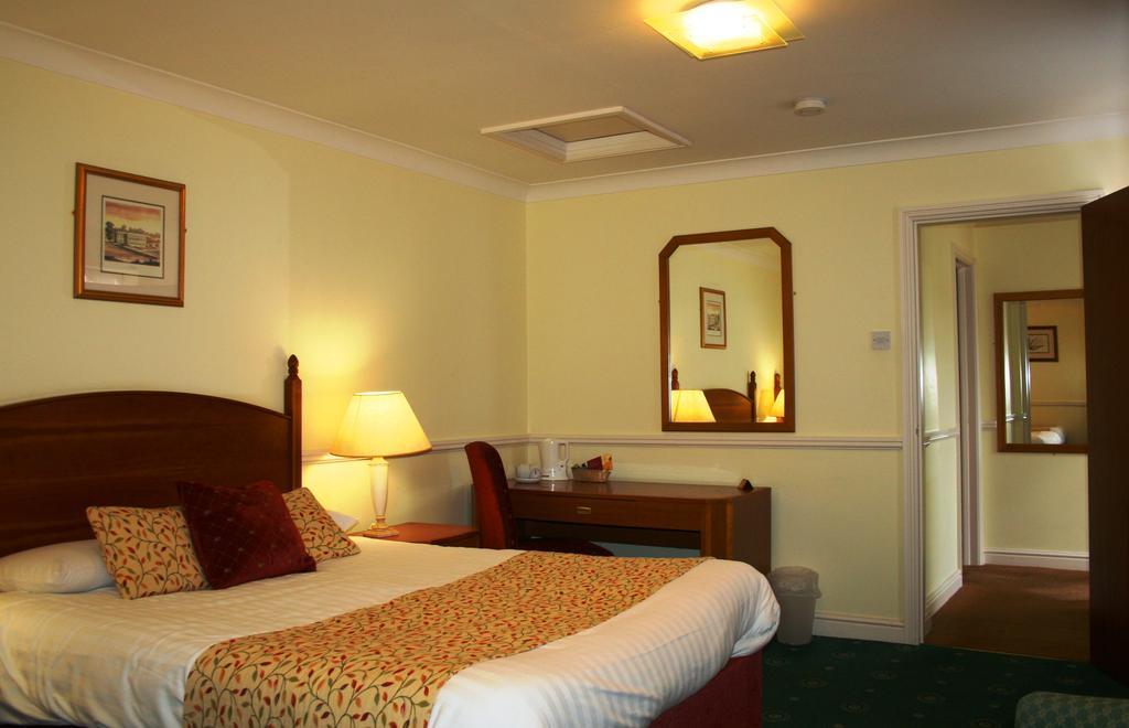 Queens Head Inn Nassington Ngoại thất bức ảnh