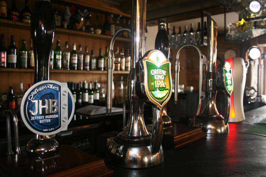 Queens Head Inn Nassington Ngoại thất bức ảnh